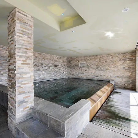 Relax And Happiness Private Jacuzzi