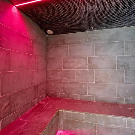 Relax And Happiness Private Jacuzzi Perledo