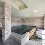 Relax And Happiness Private Jacuzzi Дом отдыха *